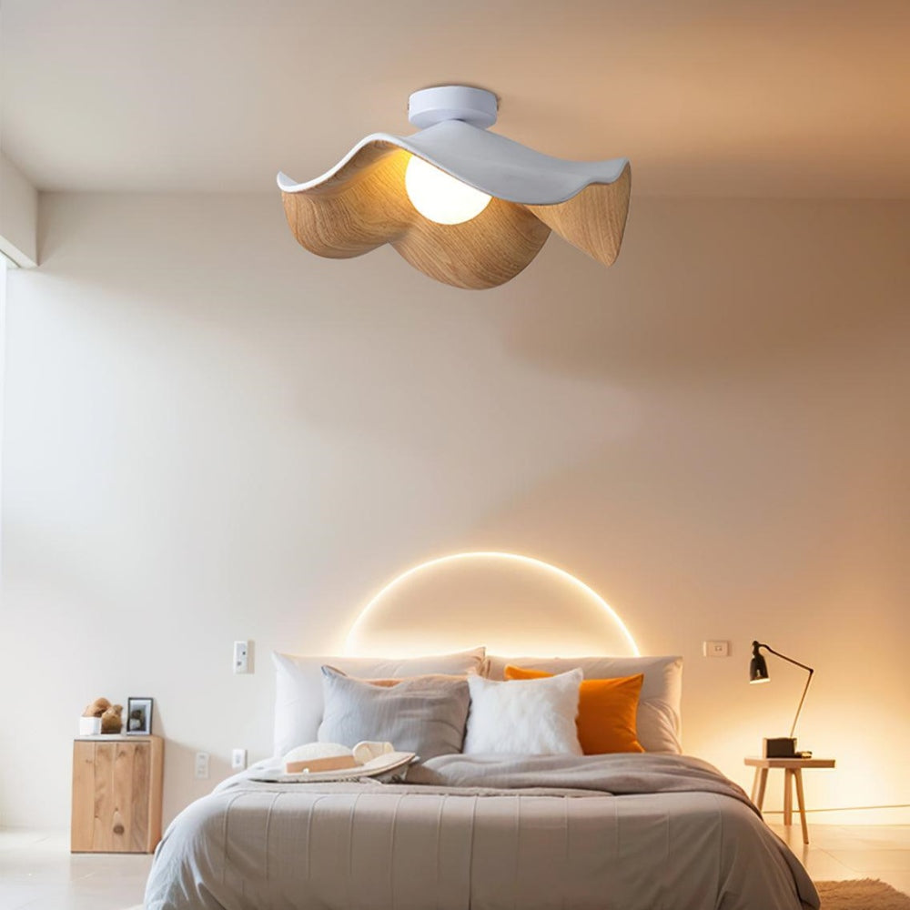Elegant Wooden Ceiling Lamp with Scandinavian Inspiration