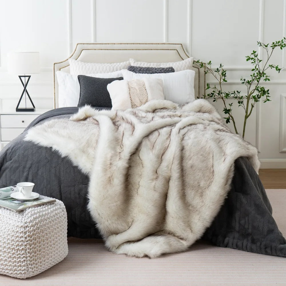 Luxurious Faux Fur Blanket | Cozy Blanket for Home