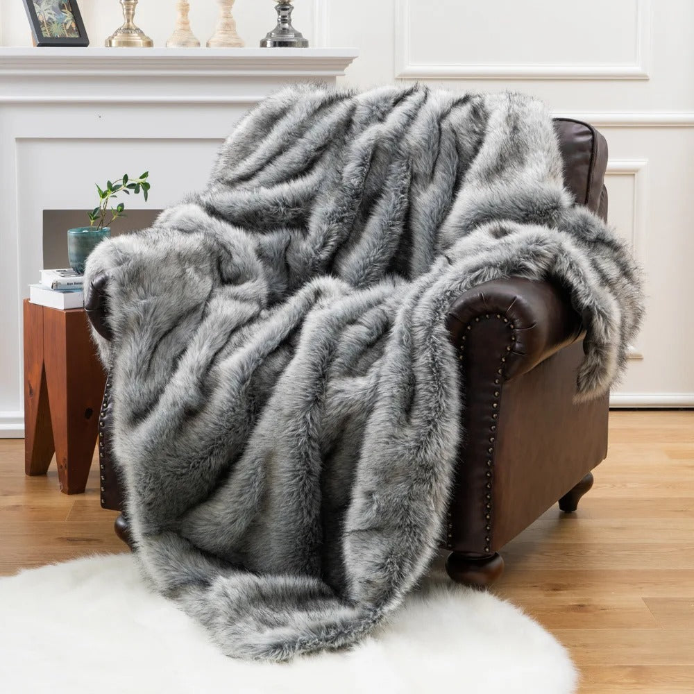 Luxurious Faux Fur Blanket | Cozy Blanket for Home
