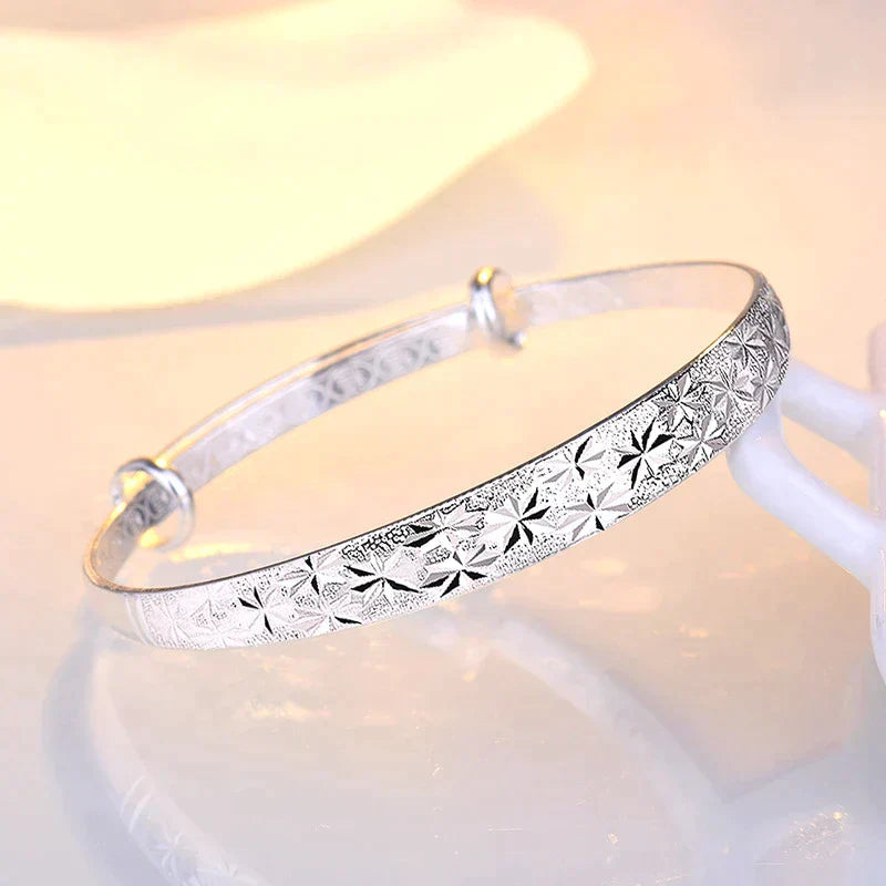 Enchanting Star-Shaped Silver Bracelet for a Radiant Look