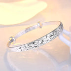 Enchanting Star-Shaped Silver Bracelet for a Radiant Look