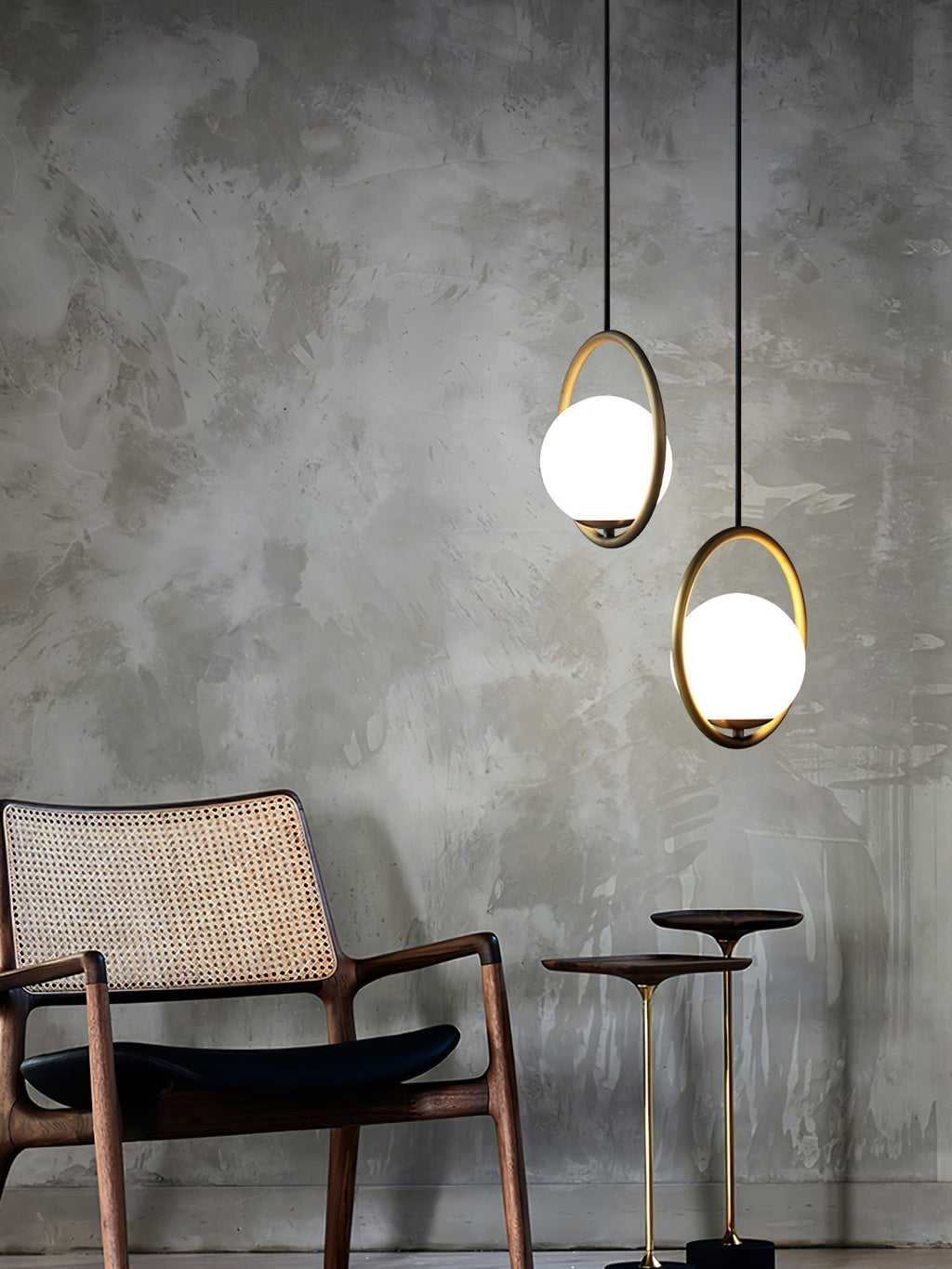 Modern and Elegant Pendant Light - Stylish Hanging Lamp for Indoor Lighting