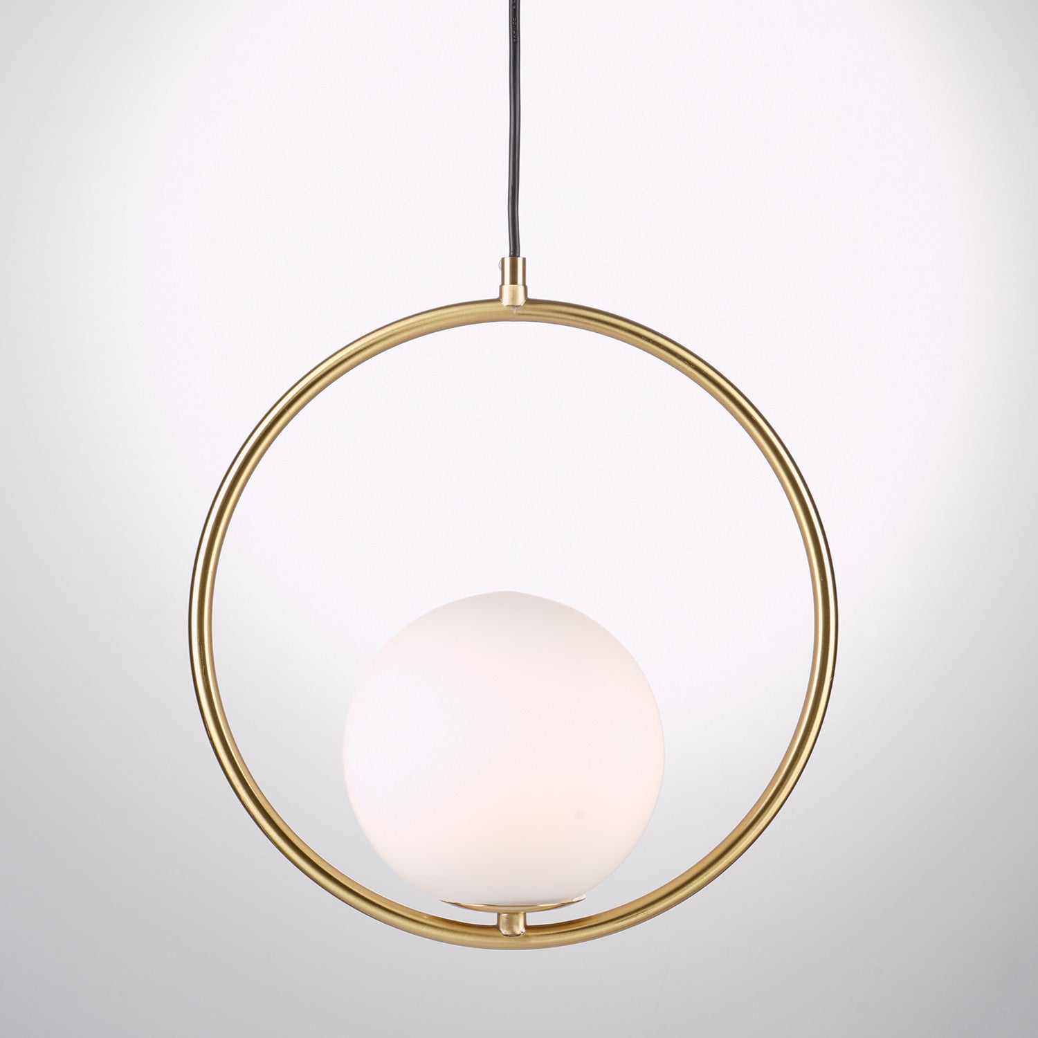 Modern and Elegant Pendant Light - Stylish Hanging Lamp for Indoor Lighting