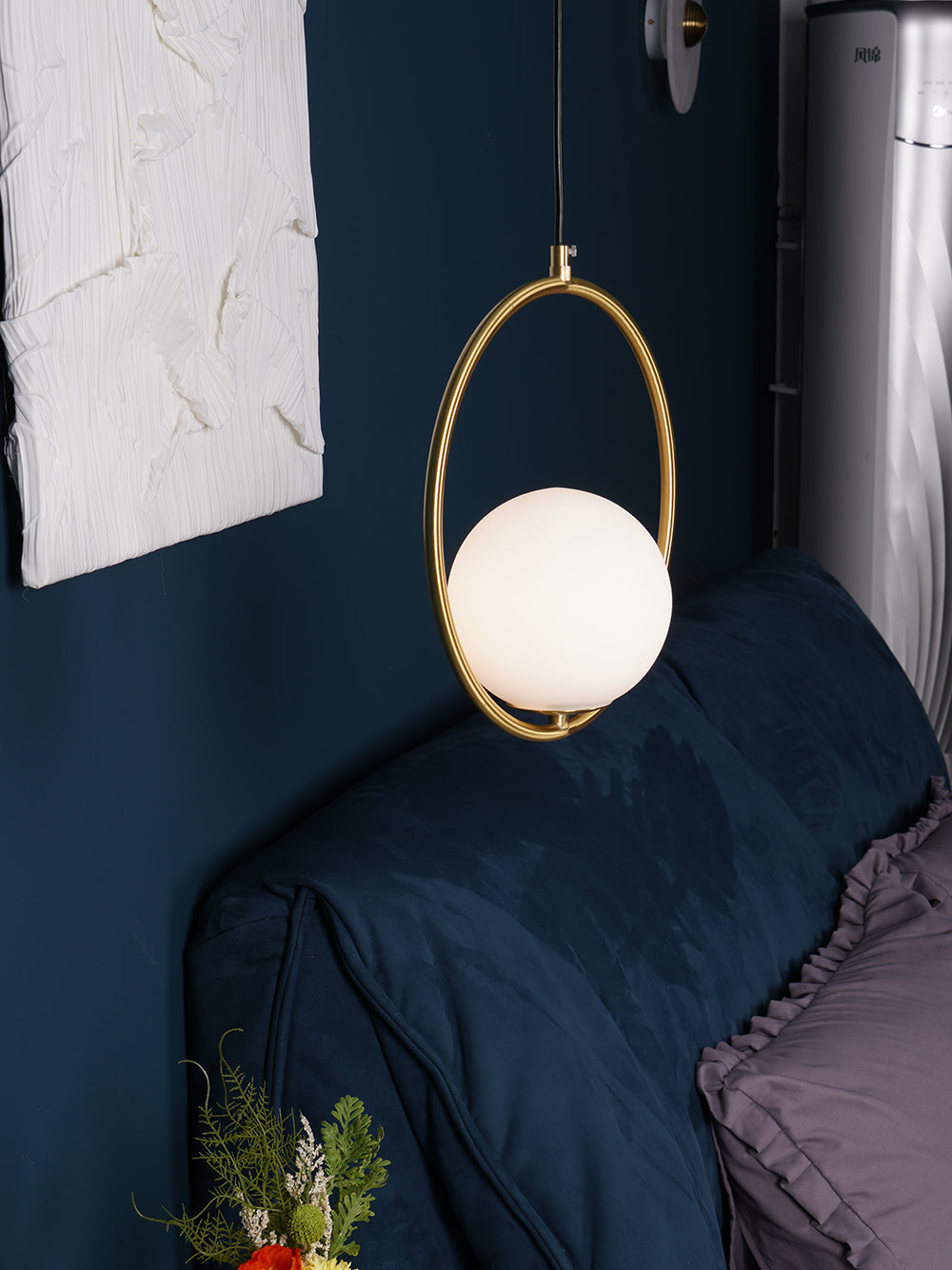 Modern and Elegant Pendant Light - Stylish Hanging Lamp for Indoor Lighting