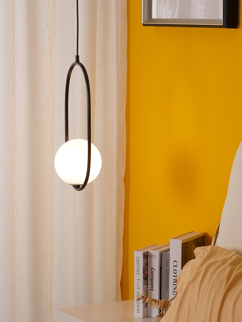 Modern and Elegant Pendant Light - Stylish Hanging Lamp for Indoor Lighting