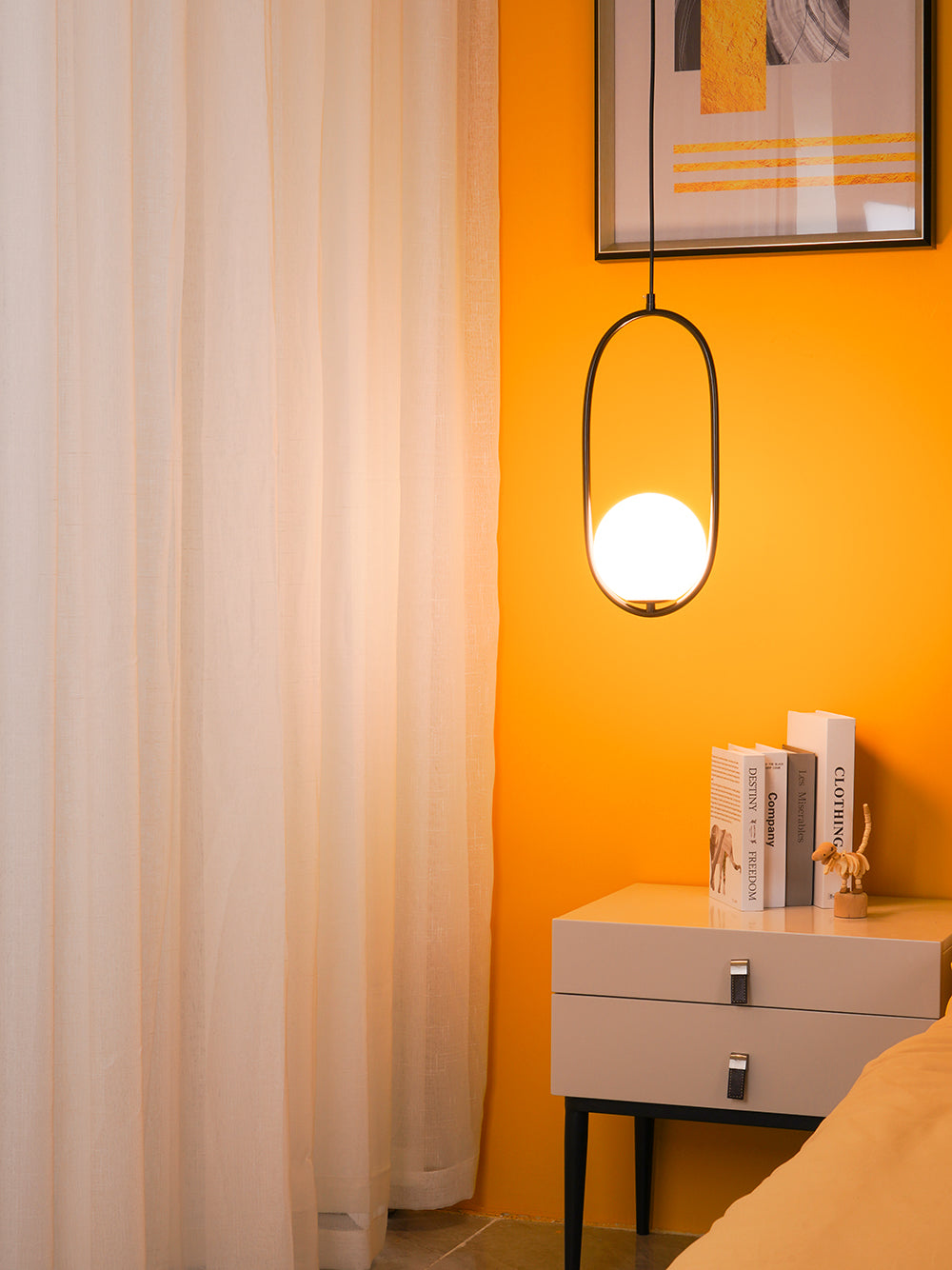Modern and Elegant Pendant Light - Stylish Hanging Lamp for Indoor Lighting