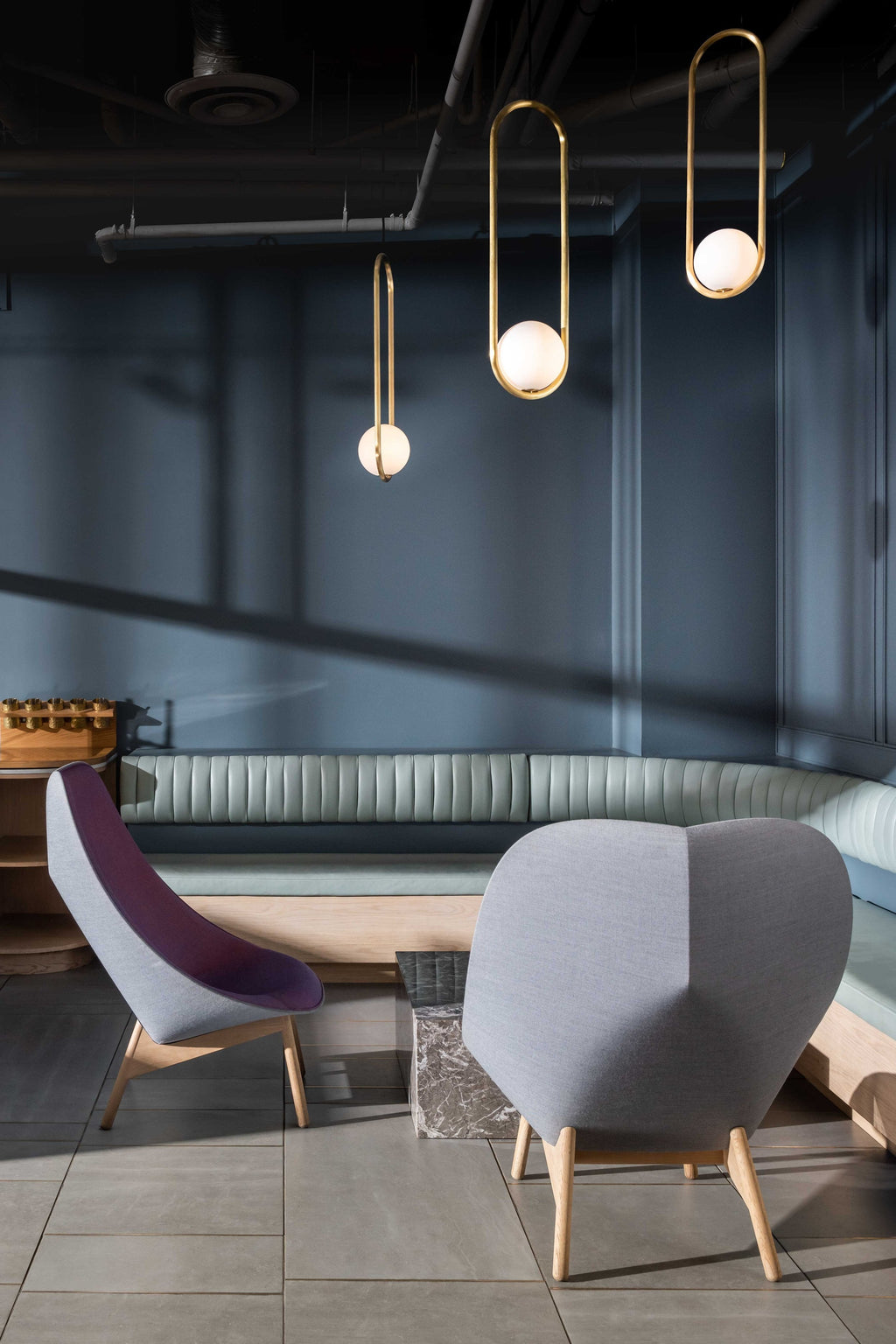 Modern and Elegant Pendant Light - Stylish Hanging Lamp for Indoor Lighting