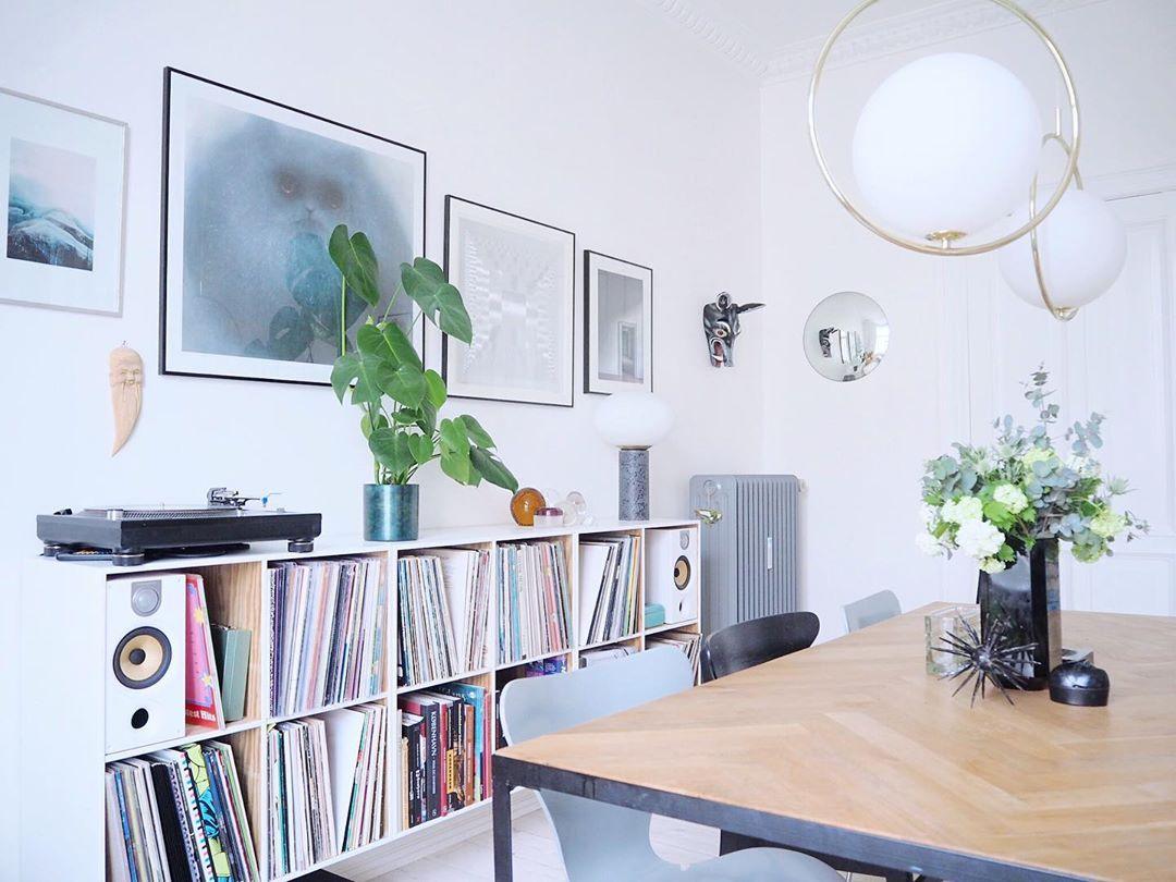 Modern and Elegant Pendant Light - Stylish Hanging Lamp for Indoor Lighting