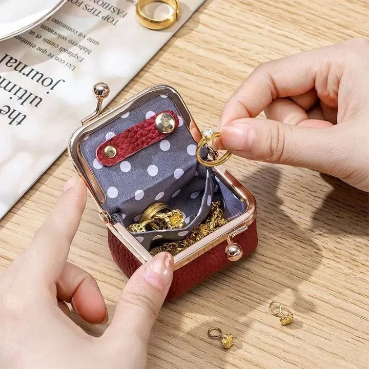 Mini Jewelry Box Made of Leather – Compact, Elegant & Travel-Friendly