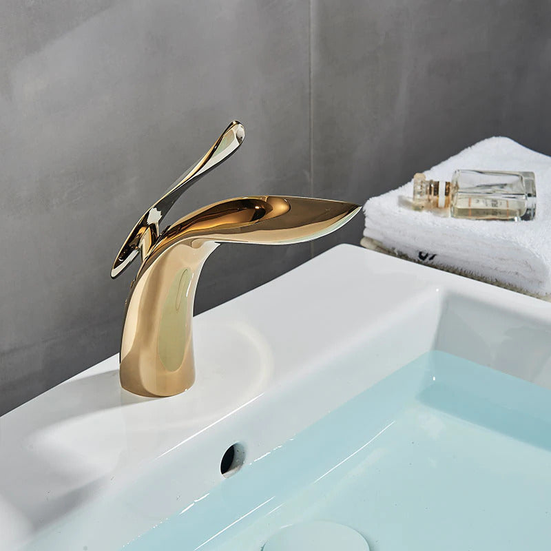 Luxurious modern bathroom faucet