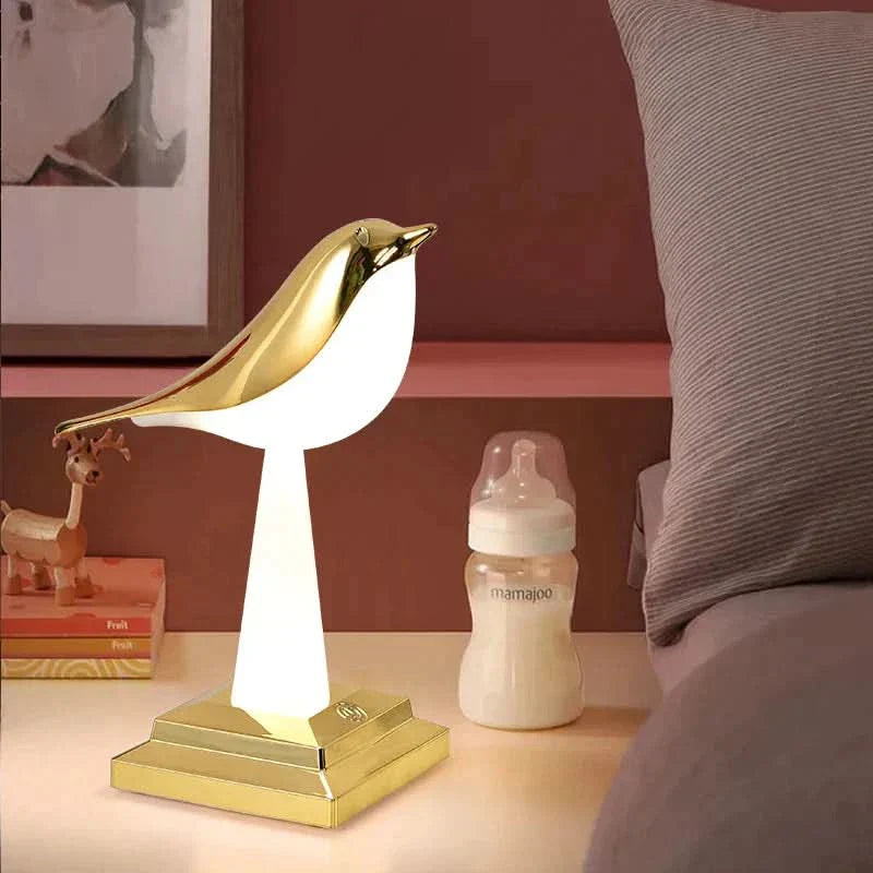 Eclectus Bird-Inspired LED Table Lamp