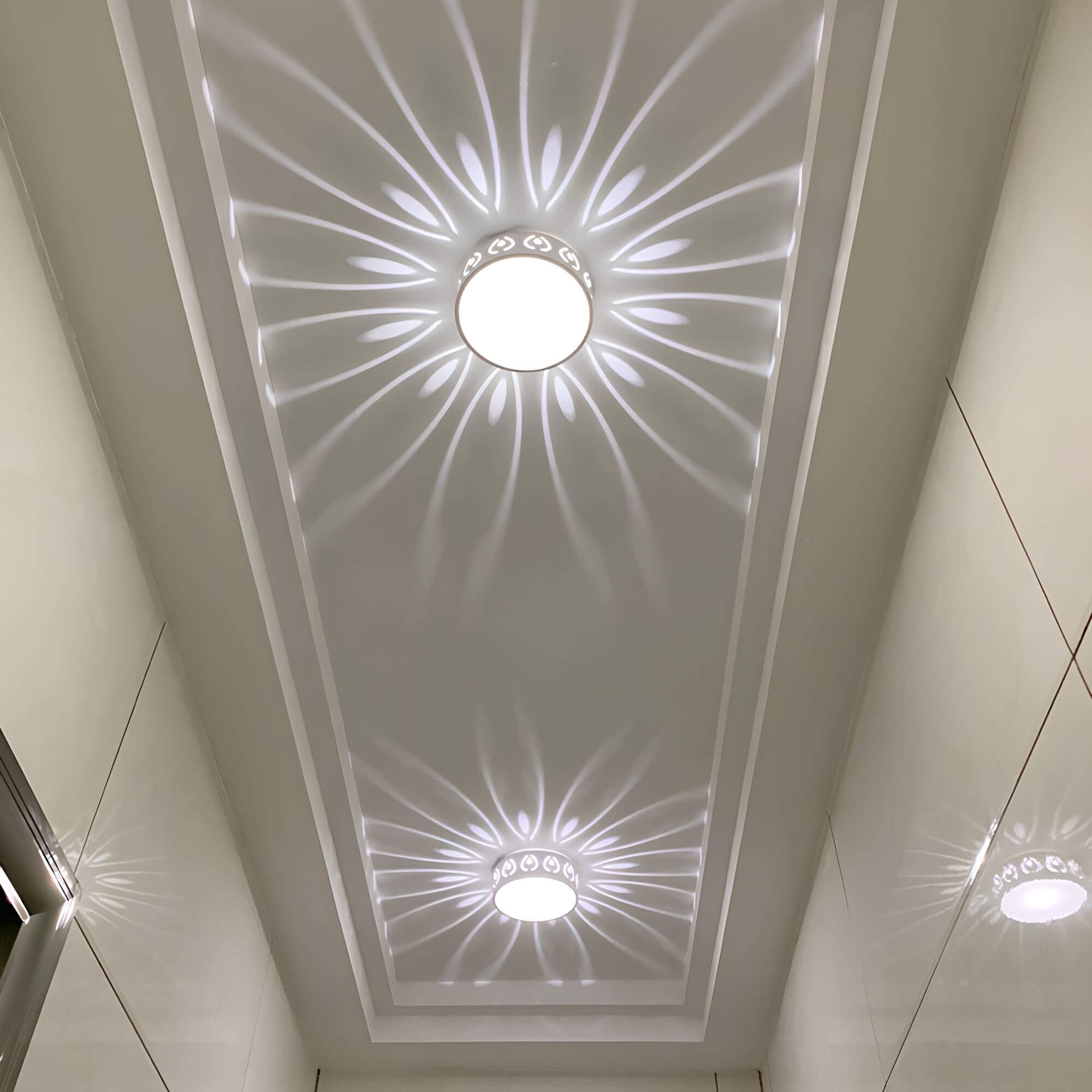 Modern LED ceiling light - for entrance, hallway and balcony