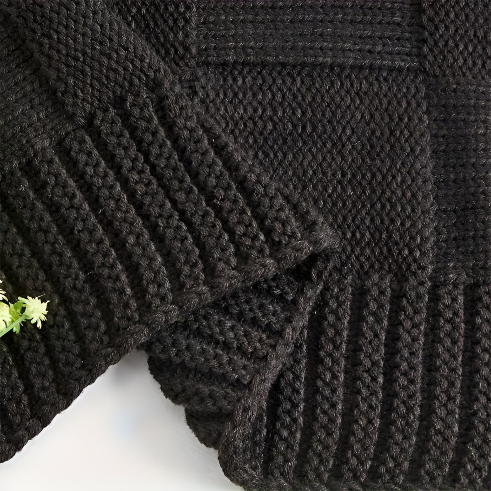 Loomvera Plaid | Knitted Blanket Black-White | Soft & Skin-friendly | For All Seasons
