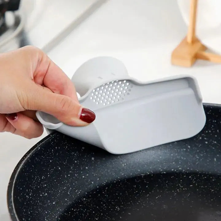 Multifunctional Duck Strainer – Practical for Pan & Pot