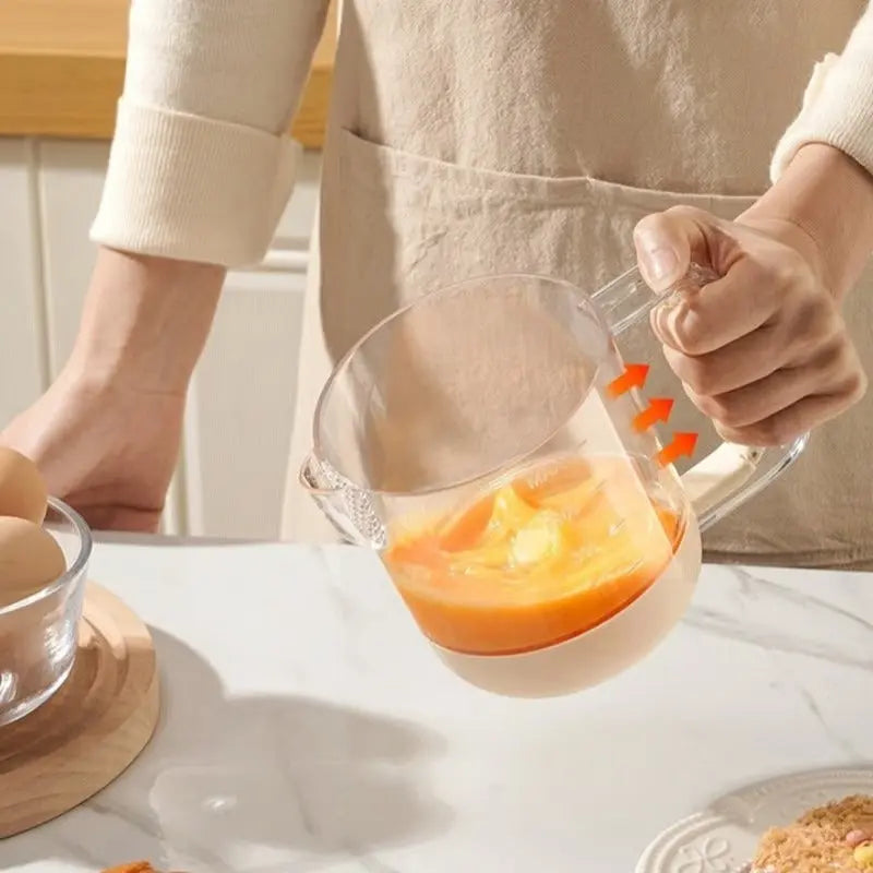 Multifunctional Mixing Cup for Eggs – Manual Press with Measuring & Filtering Function