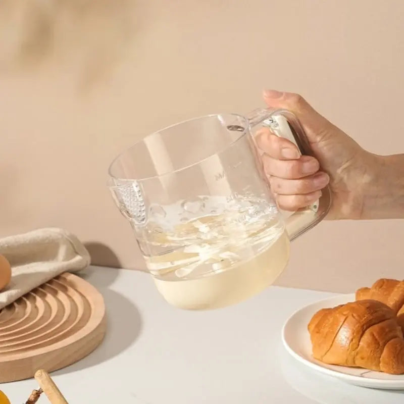 Multifunctional Mixing Cup for Eggs – Manual Press with Measuring & Filtering Function