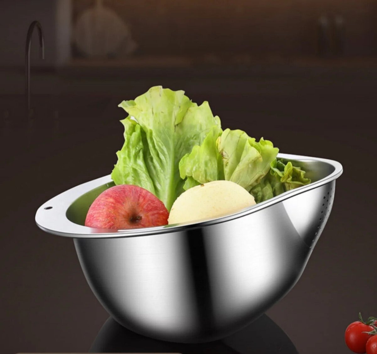 Robust sieve bowl for efficient work in the kitchen