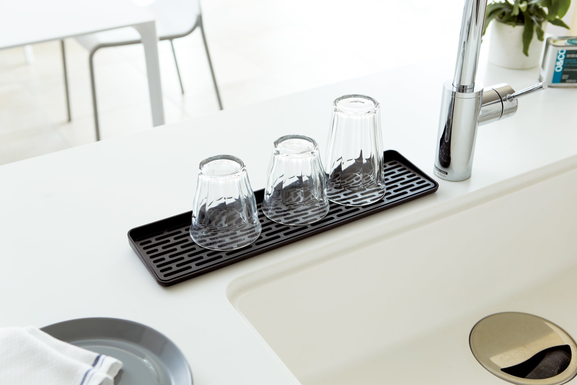 Narrow Sink Draining Area