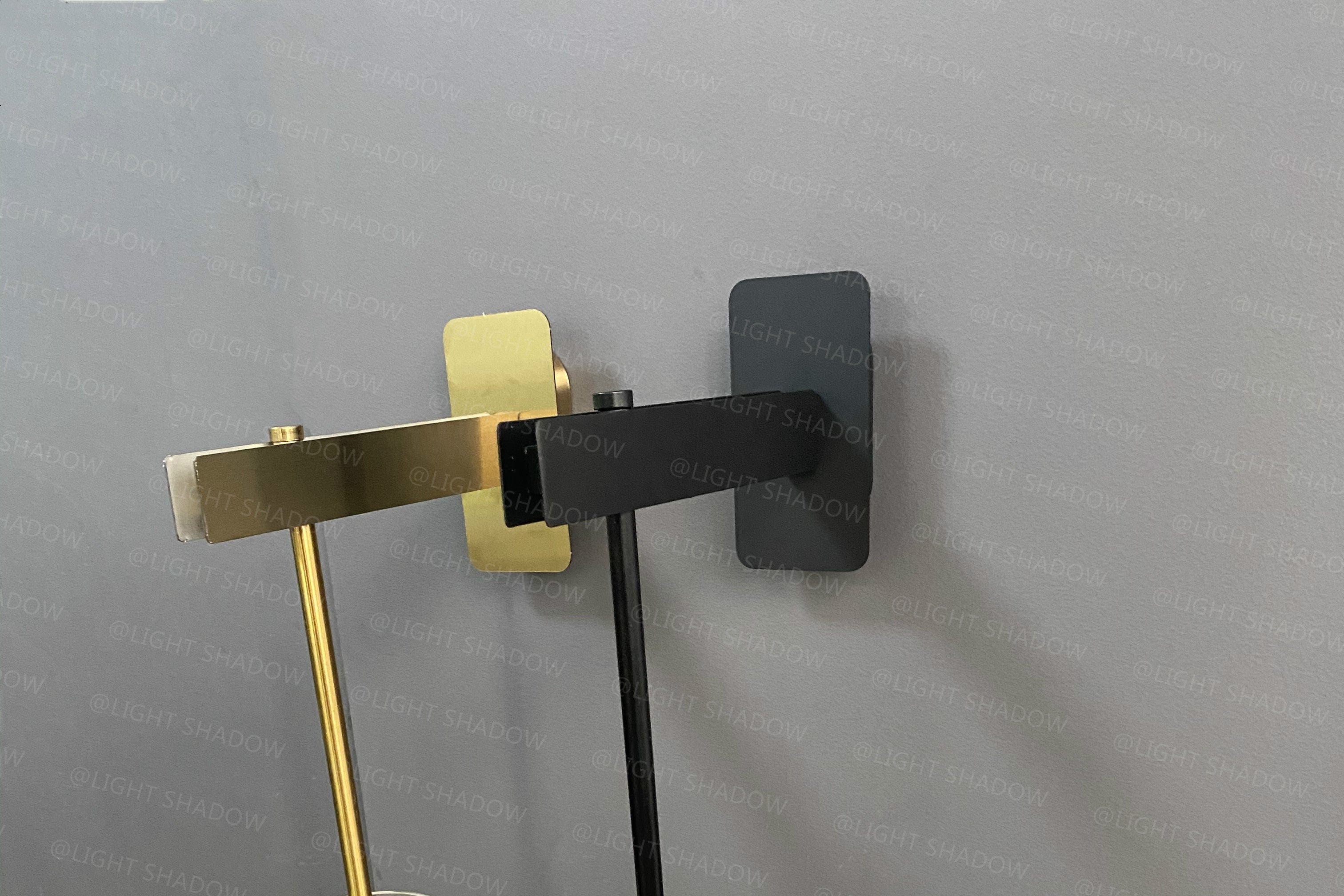 Neith Glass Wall Lamp