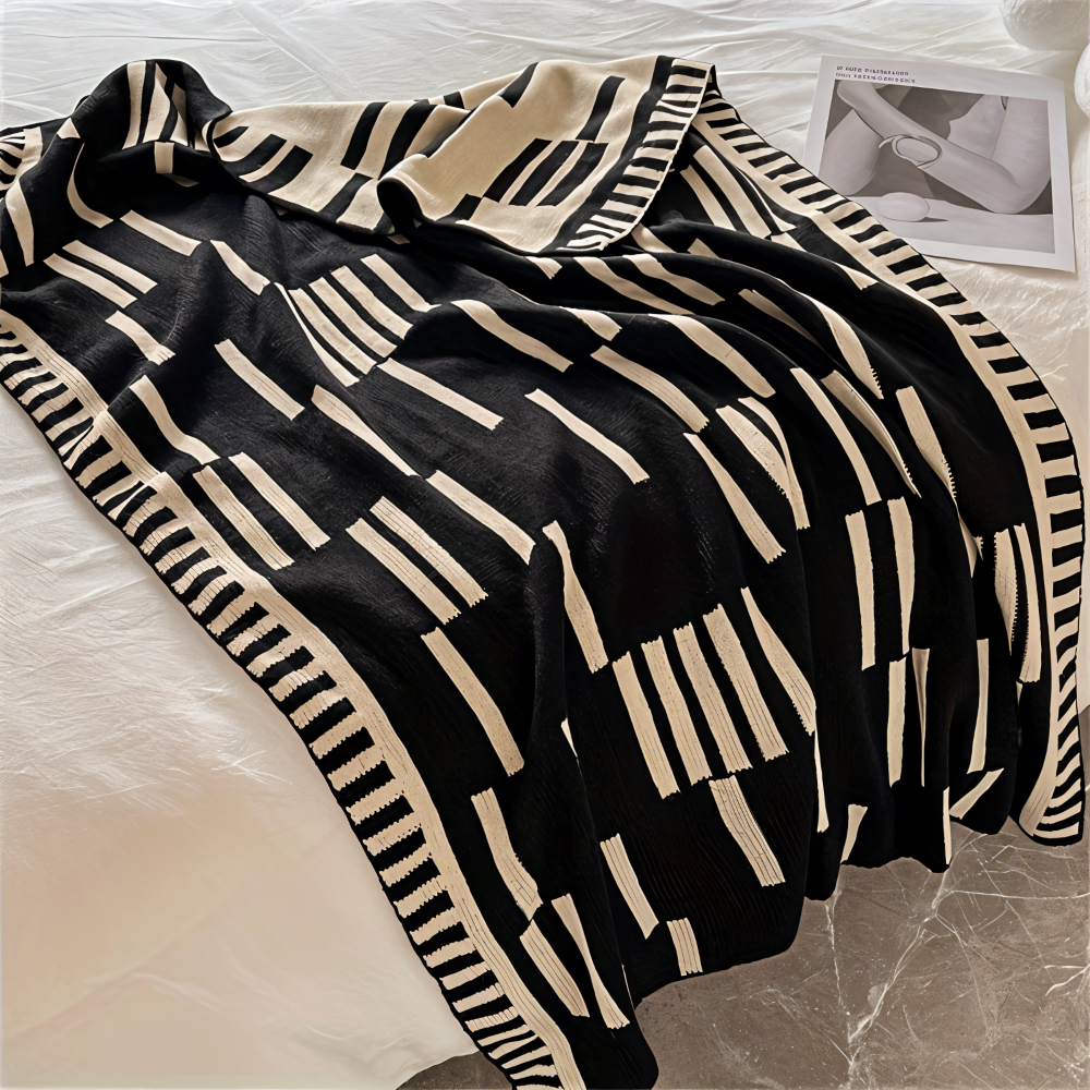 CalmoWeave Plaid | Knitted Blanket Black-Beige | Soft & Warming | For All Seasons