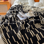 CalmoWeave Plaid | Knitted Blanket Black-Beige | Soft & Warming | For All Seasons