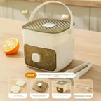 No more sticky ice cubes – Box with practical press function