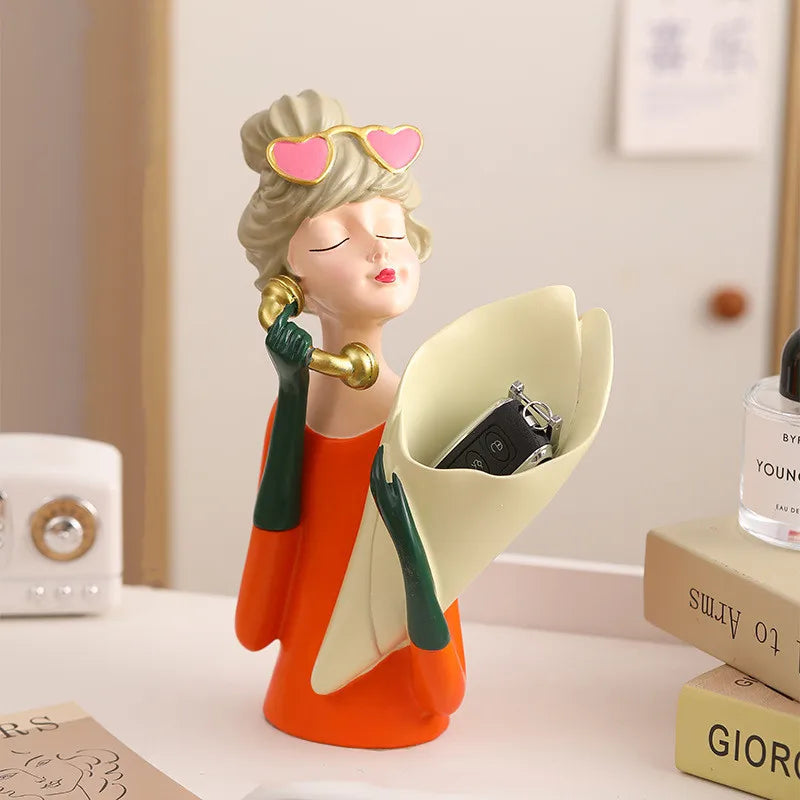 FloralFinesse - Girl Vase Decor