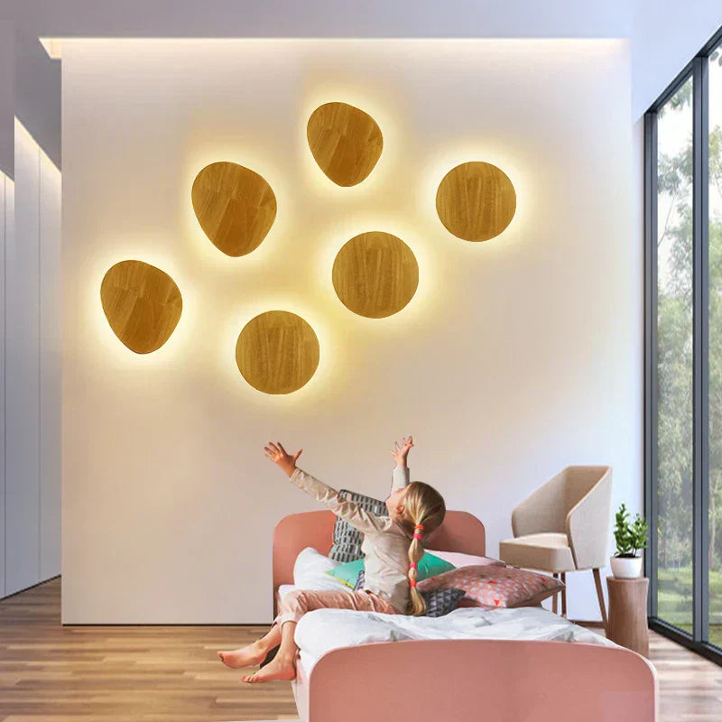 LuxeRadiant – Scandinavian Wooden Wall Lamp