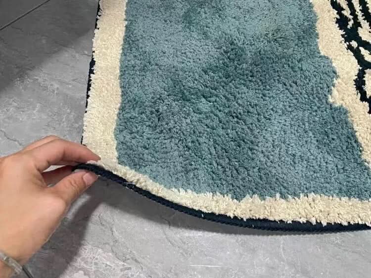 Soft Bath Mat with Non-Slip Backing for Elegant Bathroom