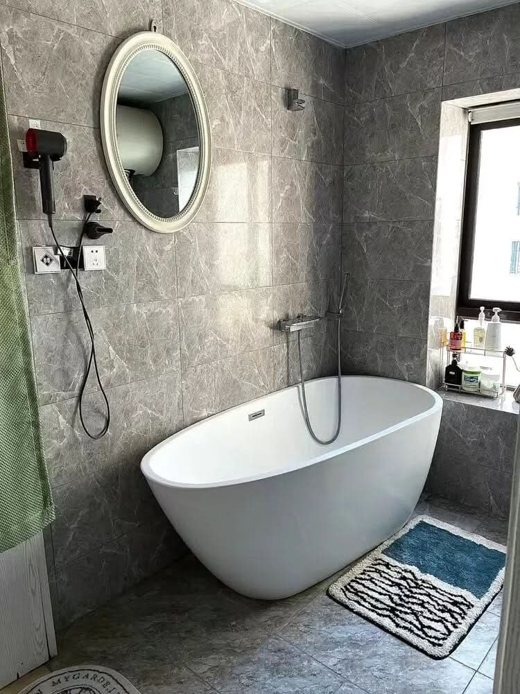 Soft Bath Mat with Non-Slip Backing for Elegant Bathroom