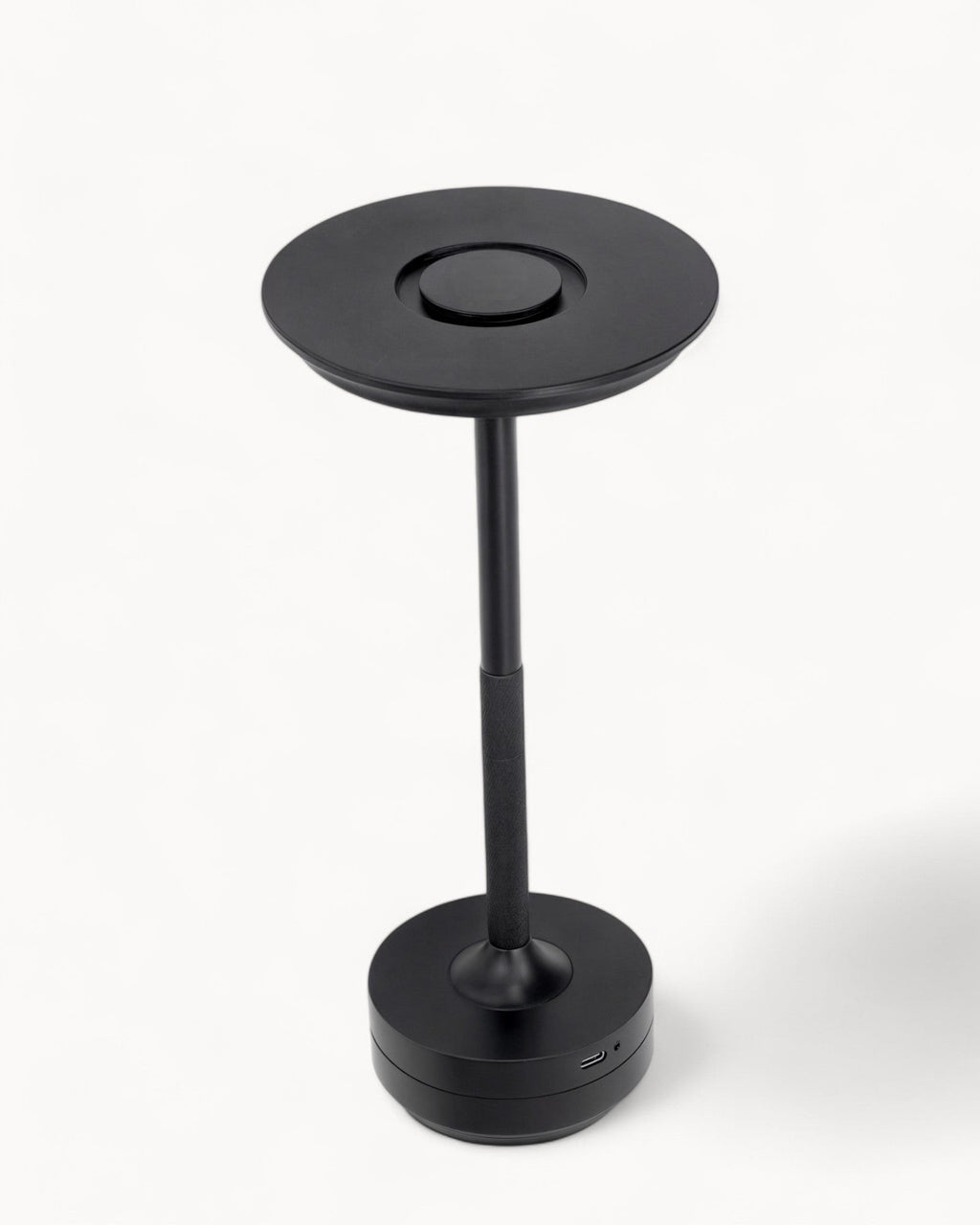 NordicaLight Luxe Wireless Table Lamp for Elegant Lighting