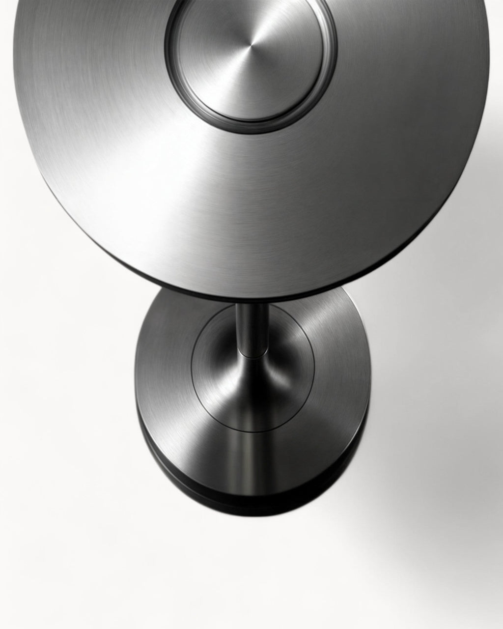 NordicaLight Luxe Wireless Table Lamp for Elegant Lighting