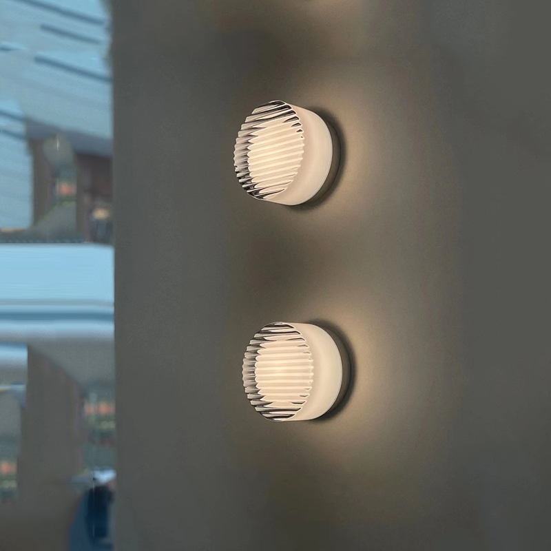 Light that transforms your interior and garden!