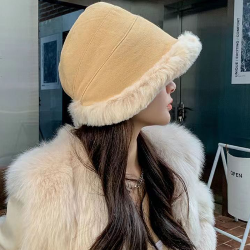 With fleece thickened fisherman's hat
