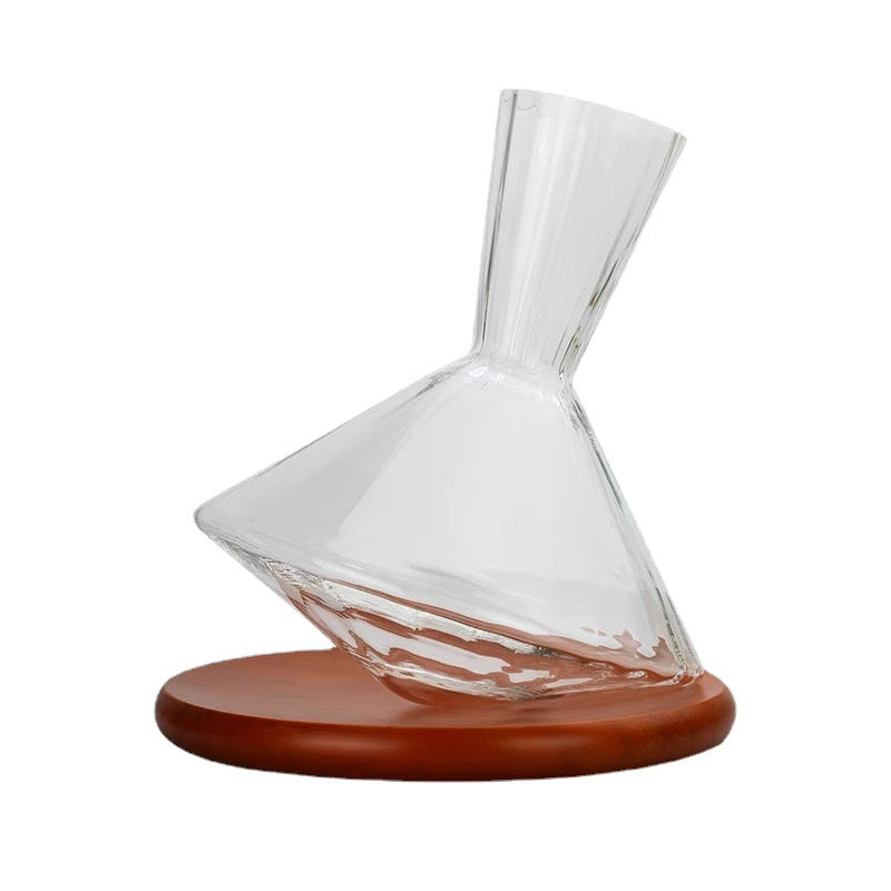 Stylish decanter and glass set with a unique design ensuring air circulation