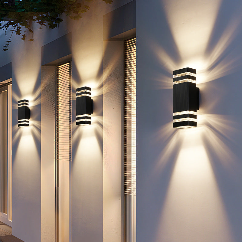 Two-Layer Wall Lamp With Up-and-Down Light