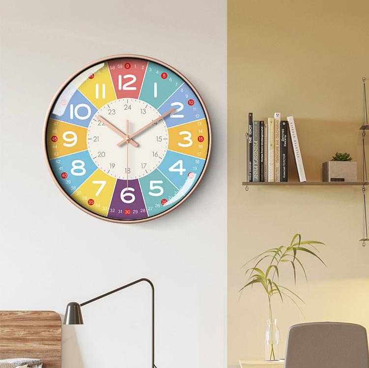 SilentKids – Silent wall clock for the children's room
