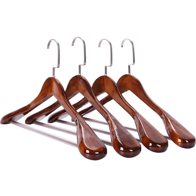 Oaklee Élite – Luxury Wood Hangers with Sophisticated Design