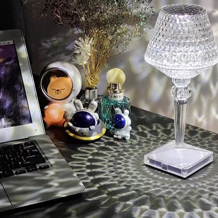 Liesbeth Crystal Lamp – Luxury Table Lamp with USB Charging Function