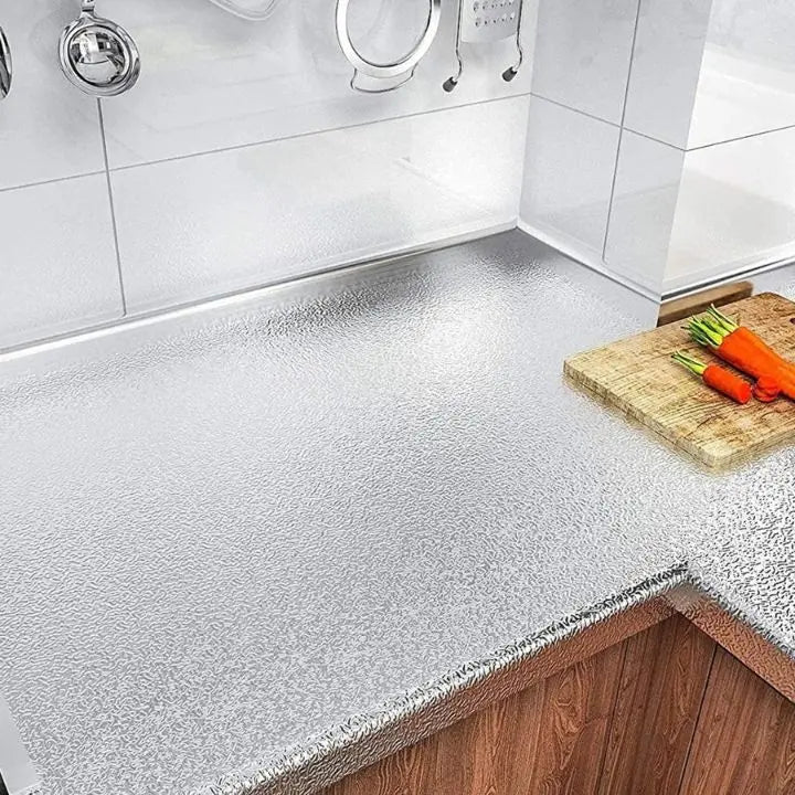 Oil-resistant kitchen foil – Self-adhesive, heat & waterproof