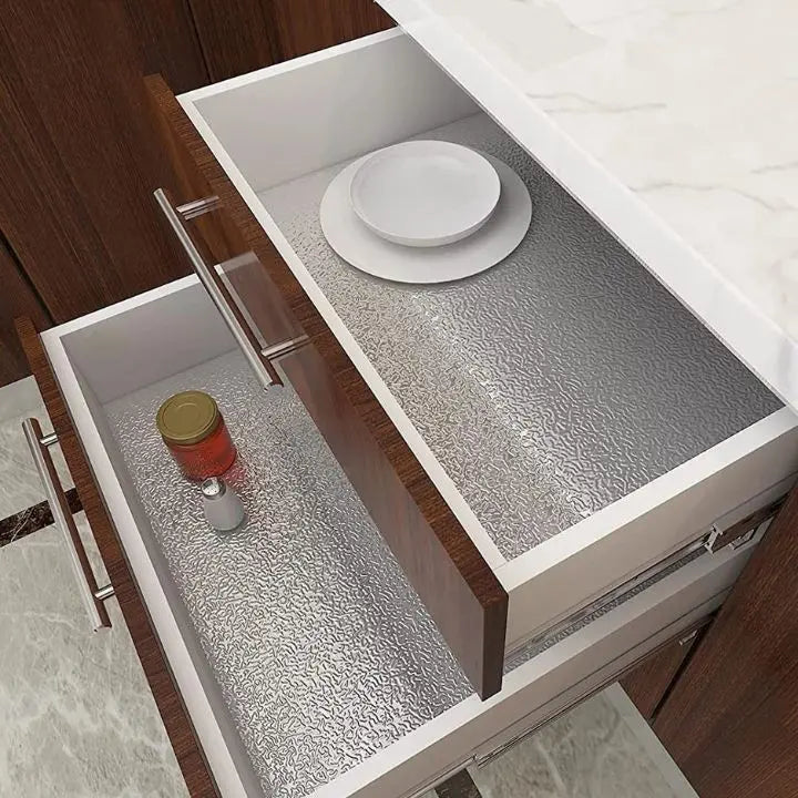 Oil-resistant kitchen foil – Self-adhesive, heat & waterproof