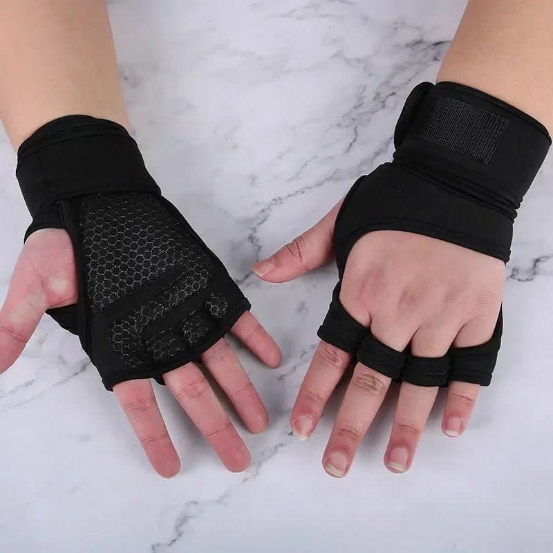 Training gloves for optimal grip and comfort