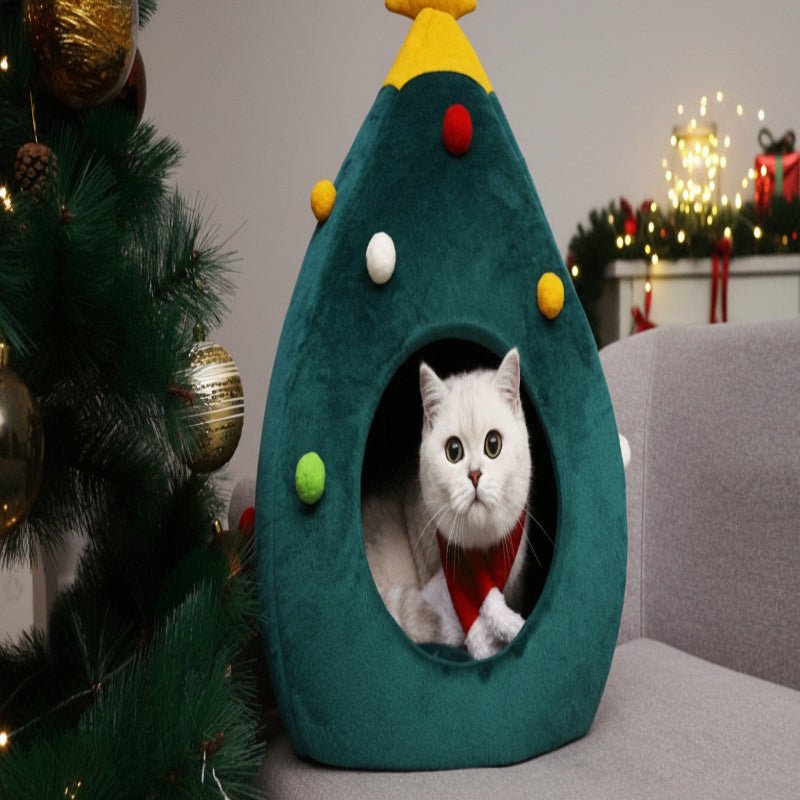Christmas Tree Cat Bed for a Cozy Winter Experience