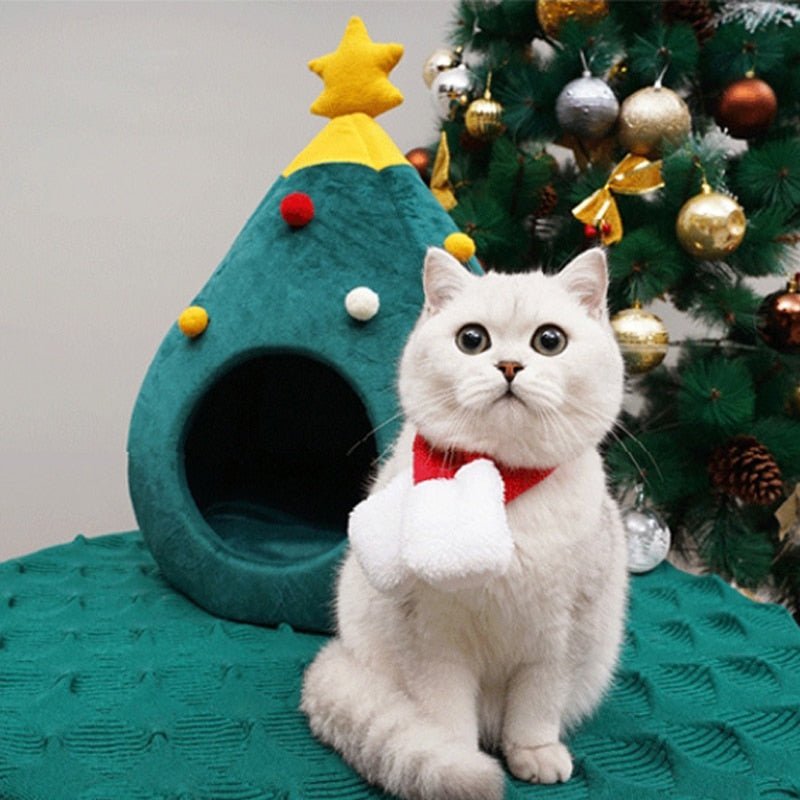 Christmas Tree Cat Bed for a Cozy Winter Experience