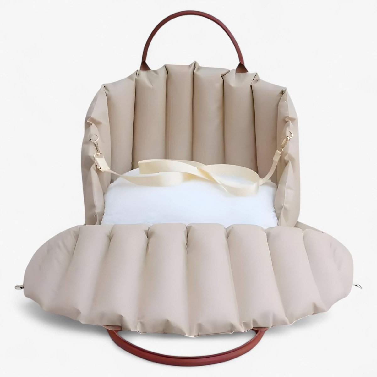 Lightweight dog carrier bag with warm lining & safety belt for on the go