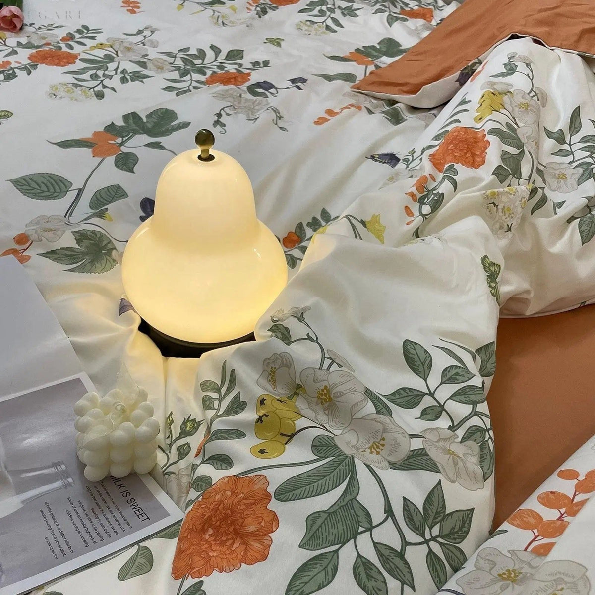 Pear-shaped Touch Dimmer Lamp with Warm Light