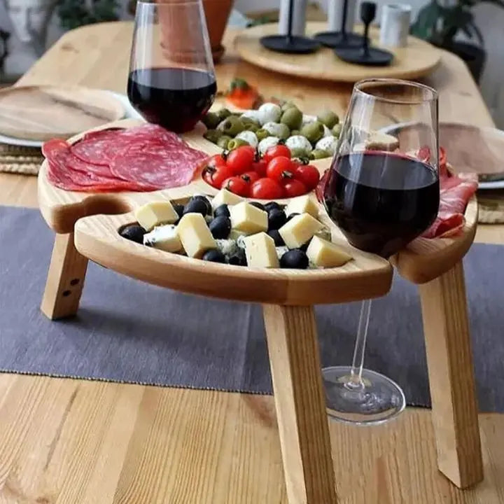 Foldable picnic table