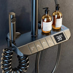 Intelligent shower set with constant temperature under pressure