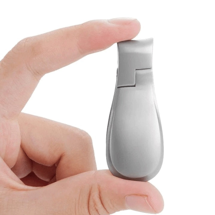 Nail clipper with wide opening