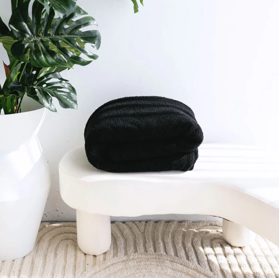 ComfyShield | All-in-one waterproof blanket